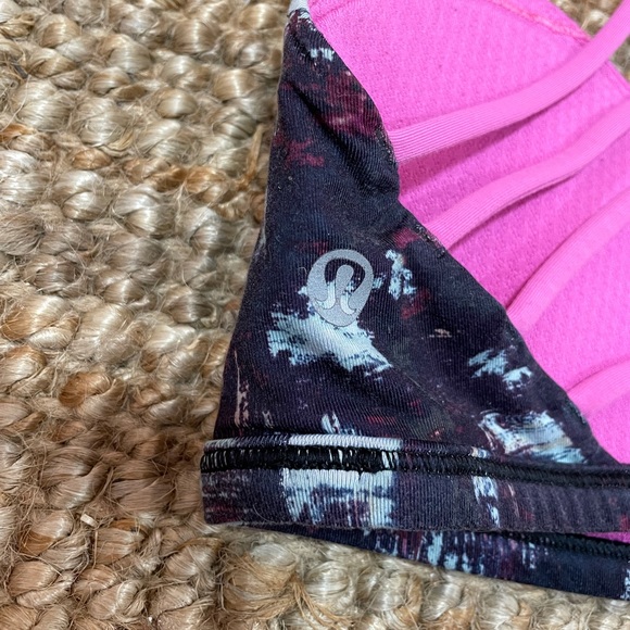Lululemon sports bra - Picture 3 of 3